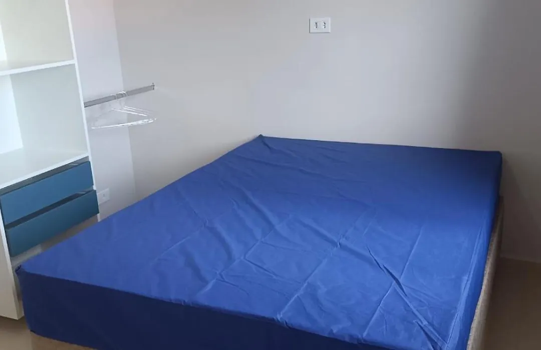 Apartamento pé na areia, praia Ubatuba, 2quartos, inteiro , Wi-fi ,garagem-1