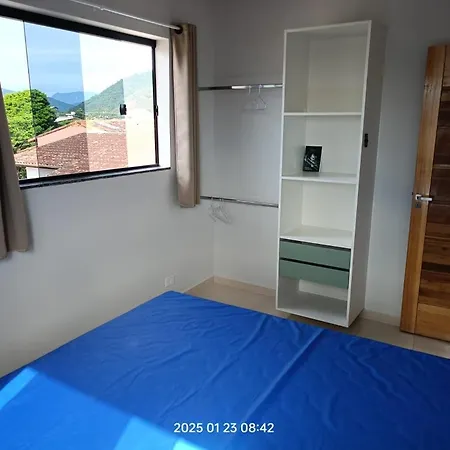 Apartamento pé na areia, praia Ubatuba, 2quartos, inteiro , Wi-fi ,garagem-2